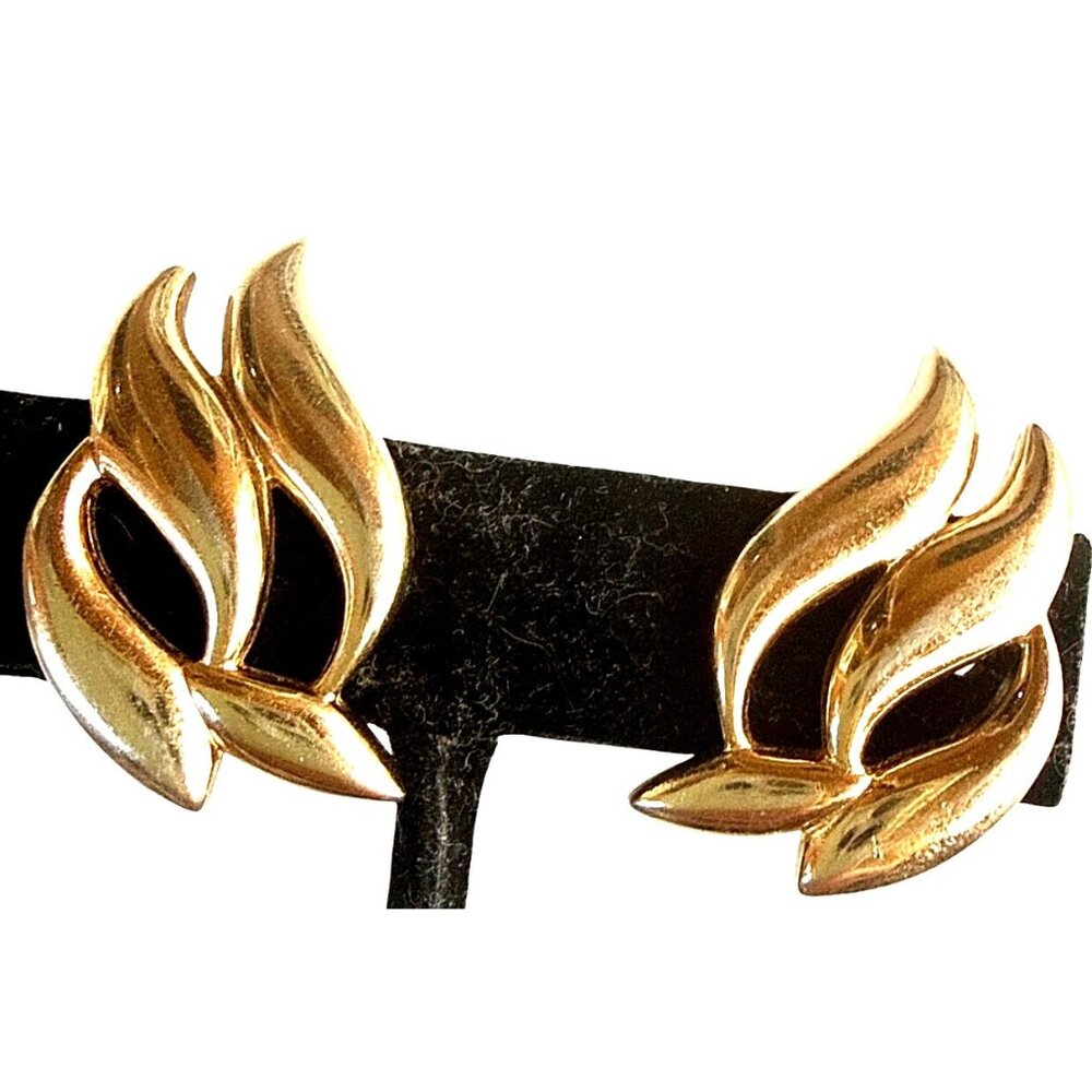 Vintage Monet Gold-Tone Flame Design Clip-On Earrings
